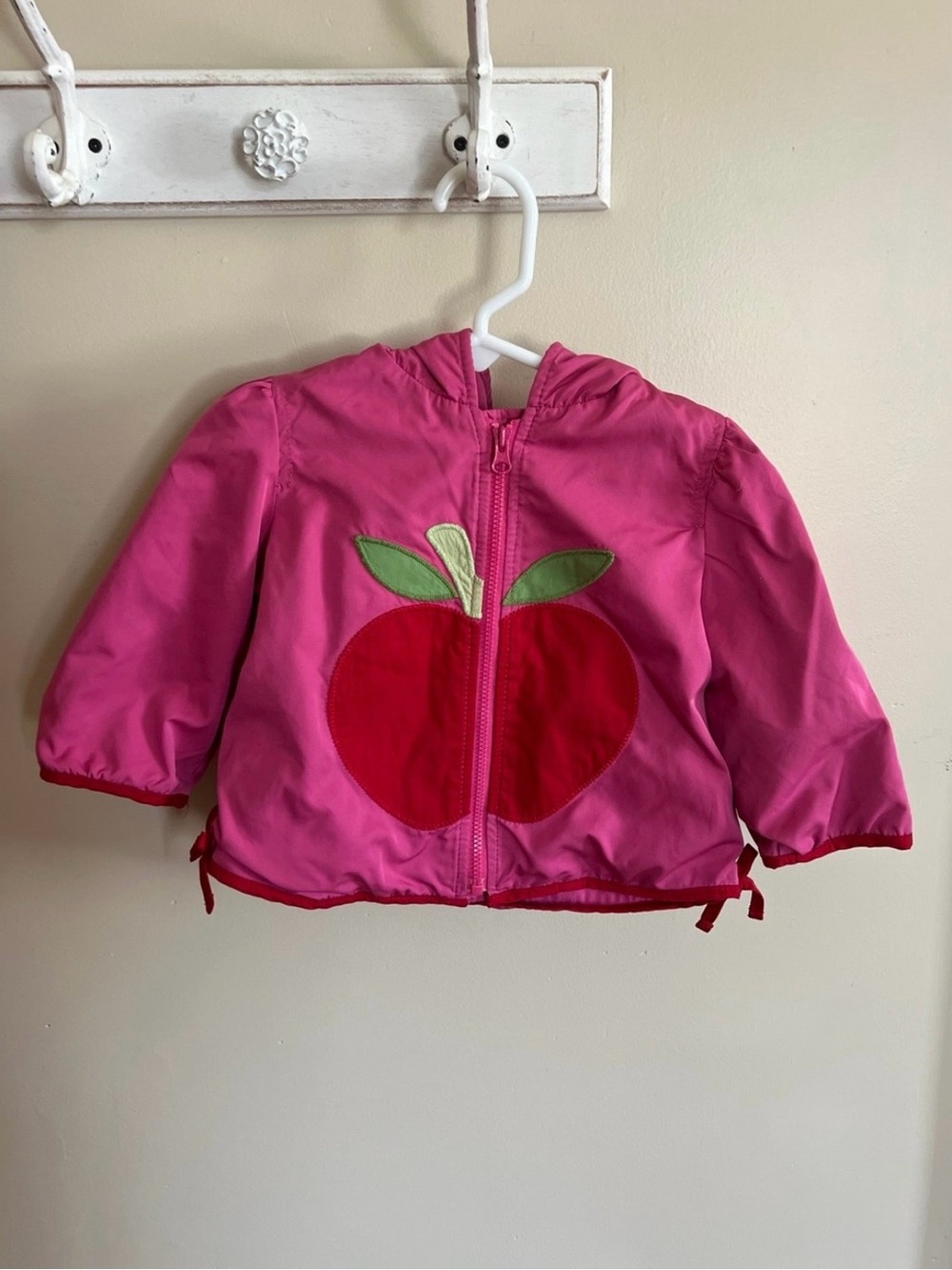 Apple Rain Coat Baby Gap size 6-12mnths